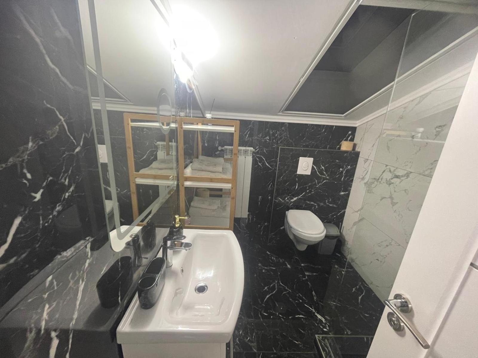 Apartament 2 Camere Tirgu Jiu Târgu Jiu Екстериор снимка